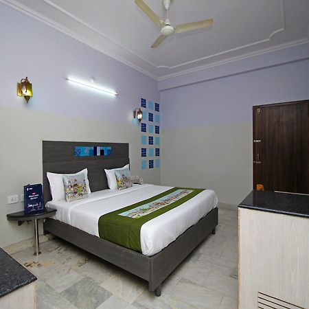 Oyo 1143 Hotel Rdb Palace Джайпур Екстериор снимка