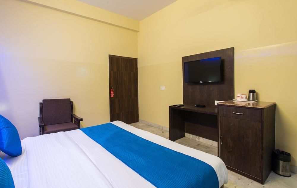 Oyo 1143 Hotel Rdb Palace Джайпур Екстериор снимка