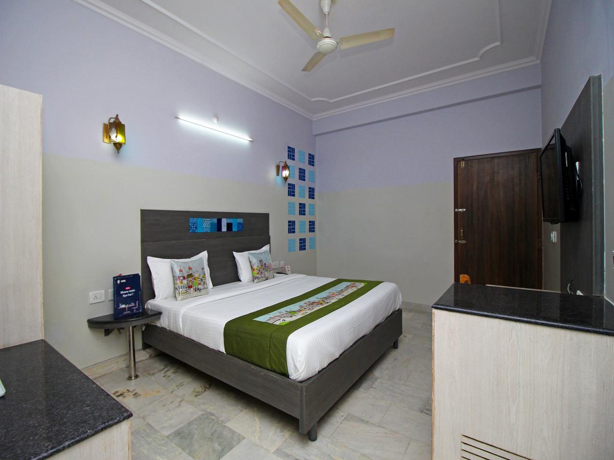 Oyo 1143 Hotel Rdb Palace Джайпур Екстериор снимка